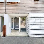 Coventry Luxury Townhouse City Centre Private Parking Sleeps 9 By Empower Homes