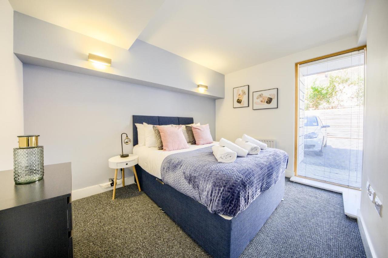 Luxury Townhouse City Centre Private Parking Sleeps 9 By Empower Homes Coventry