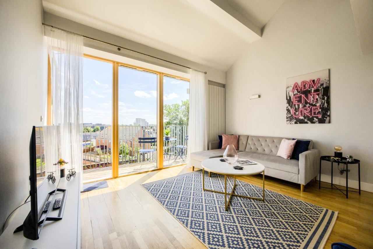Luxury Townhouse City Centre Private Parking Sleeps 9 By Empower Homes Apartment Coventry