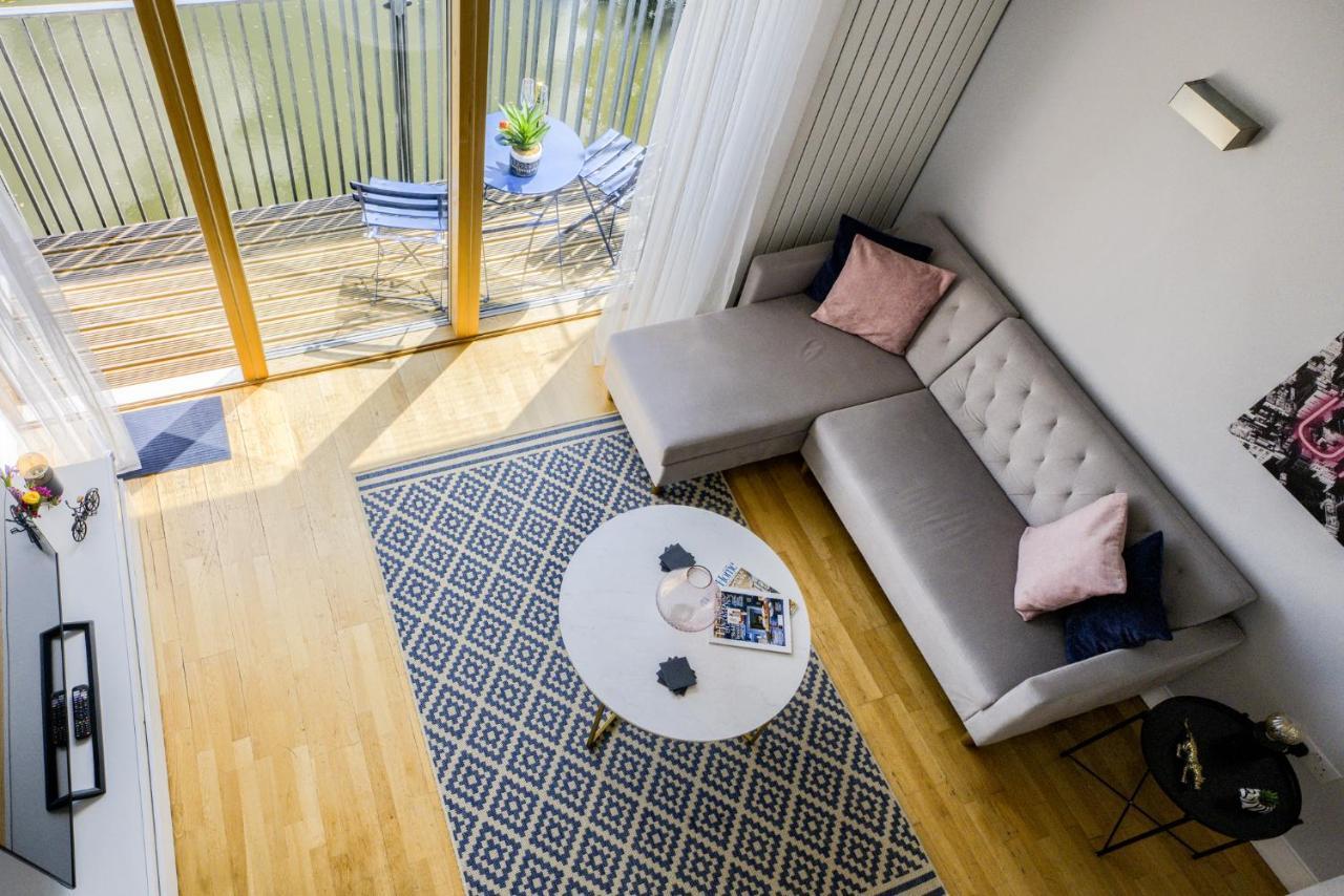 Luxury Townhouse City Centre Private Parking Sleeps 9 By Empower Homes
