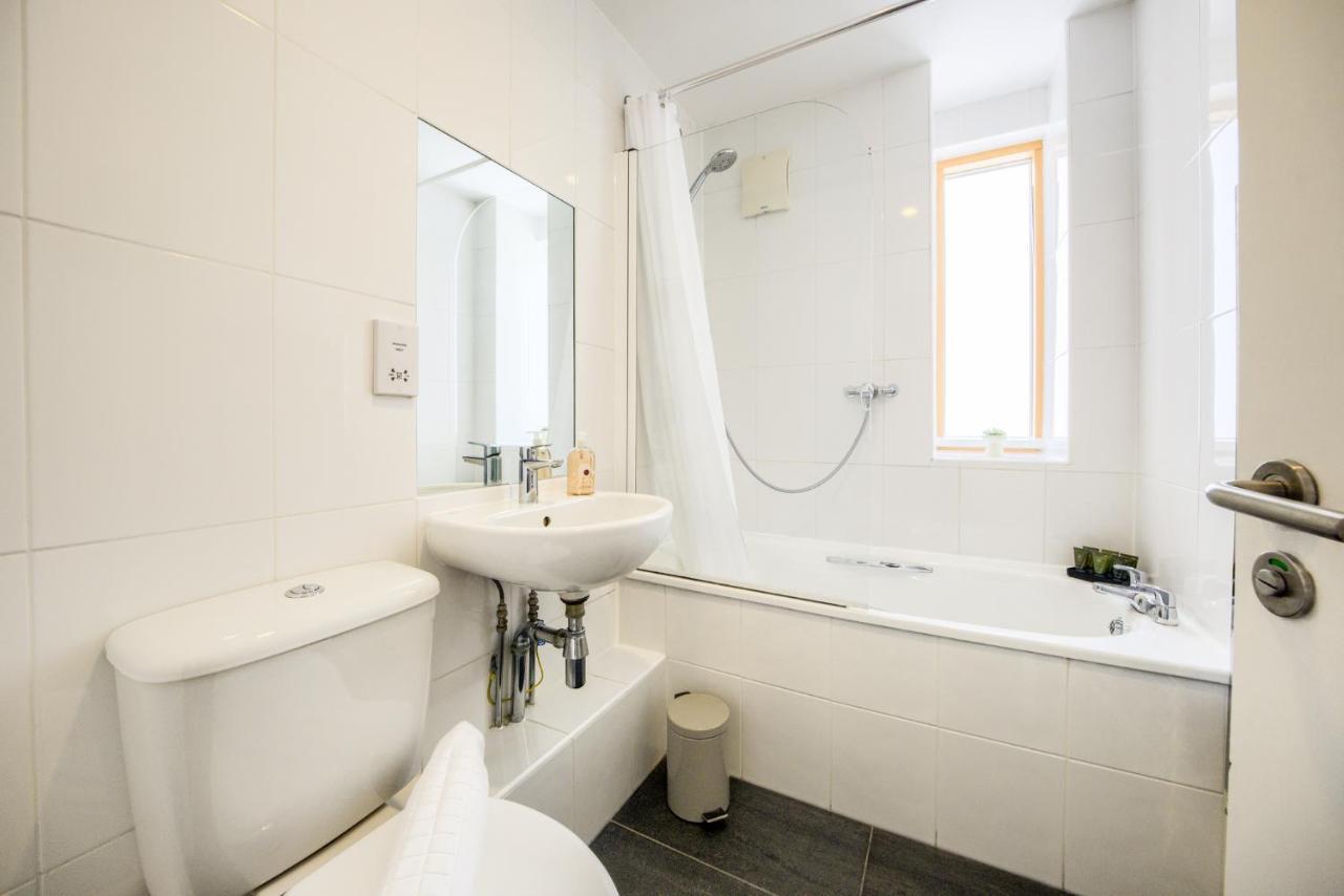 Luxury Townhouse City Centre Private Parking Sleeps 9 By Empower Homes Coventry