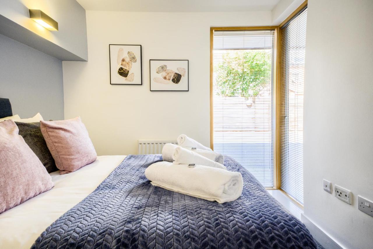 Luxury Townhouse City Centre Private Parking Sleeps 9 By Empower Homes Apartment Coventry