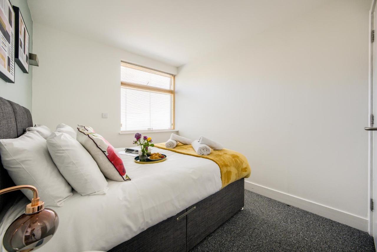 Luxury Townhouse City Centre Private Parking Sleeps 9 By Empower Homes Coventry