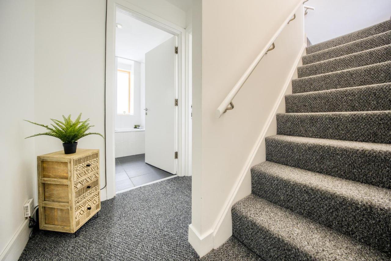 Luxury Townhouse City Centre Private Parking Sleeps 9 By Empower Homes