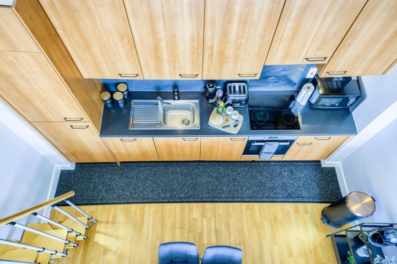 Apartment Luxury Townhouse City Centre Private Parking Sleeps 9 By Empower Homes