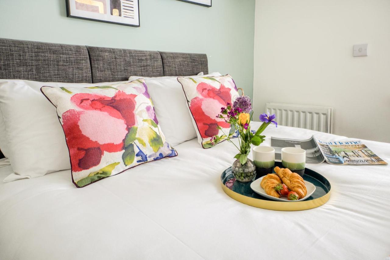 Luxury Townhouse City Centre Private Parking Sleeps 9 By Empower Homes Coventry