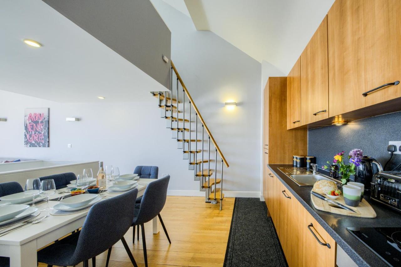 Apartment Luxury Townhouse City Centre Private Parking Sleeps 9 By Empower Homes