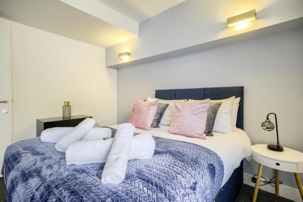 Luxury Townhouse City Centre Private Parking Sleeps 9 By Empower Homes *