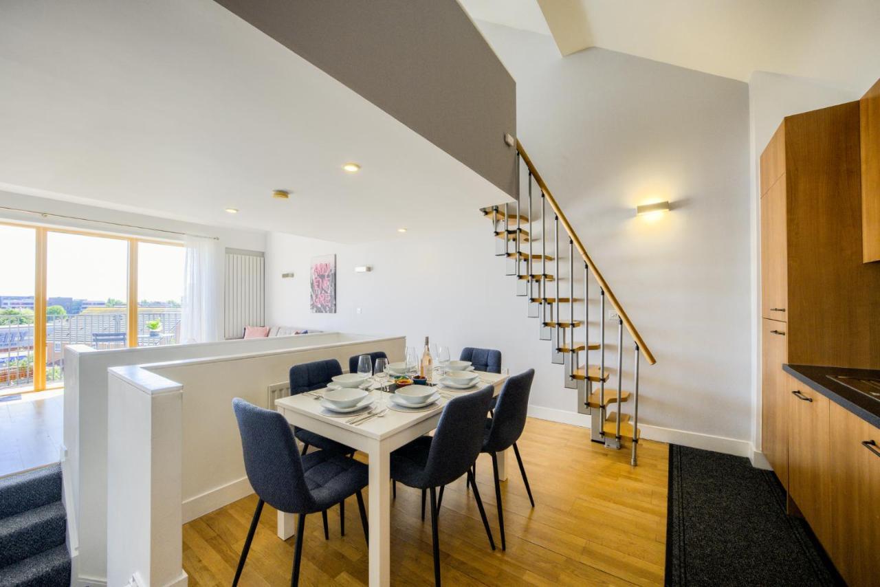 Luxury Townhouse City Centre Private Parking Sleeps 9 By Empower Homes Apartment